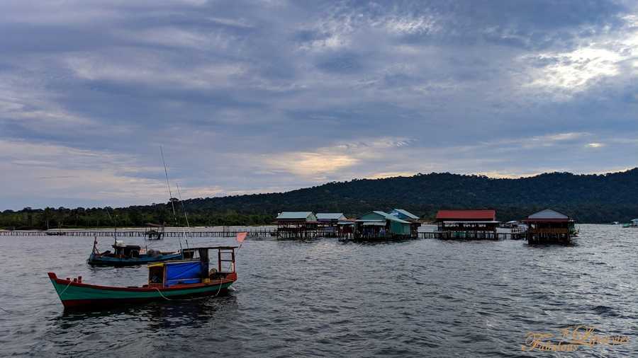 19 phu quoc floating restaurant