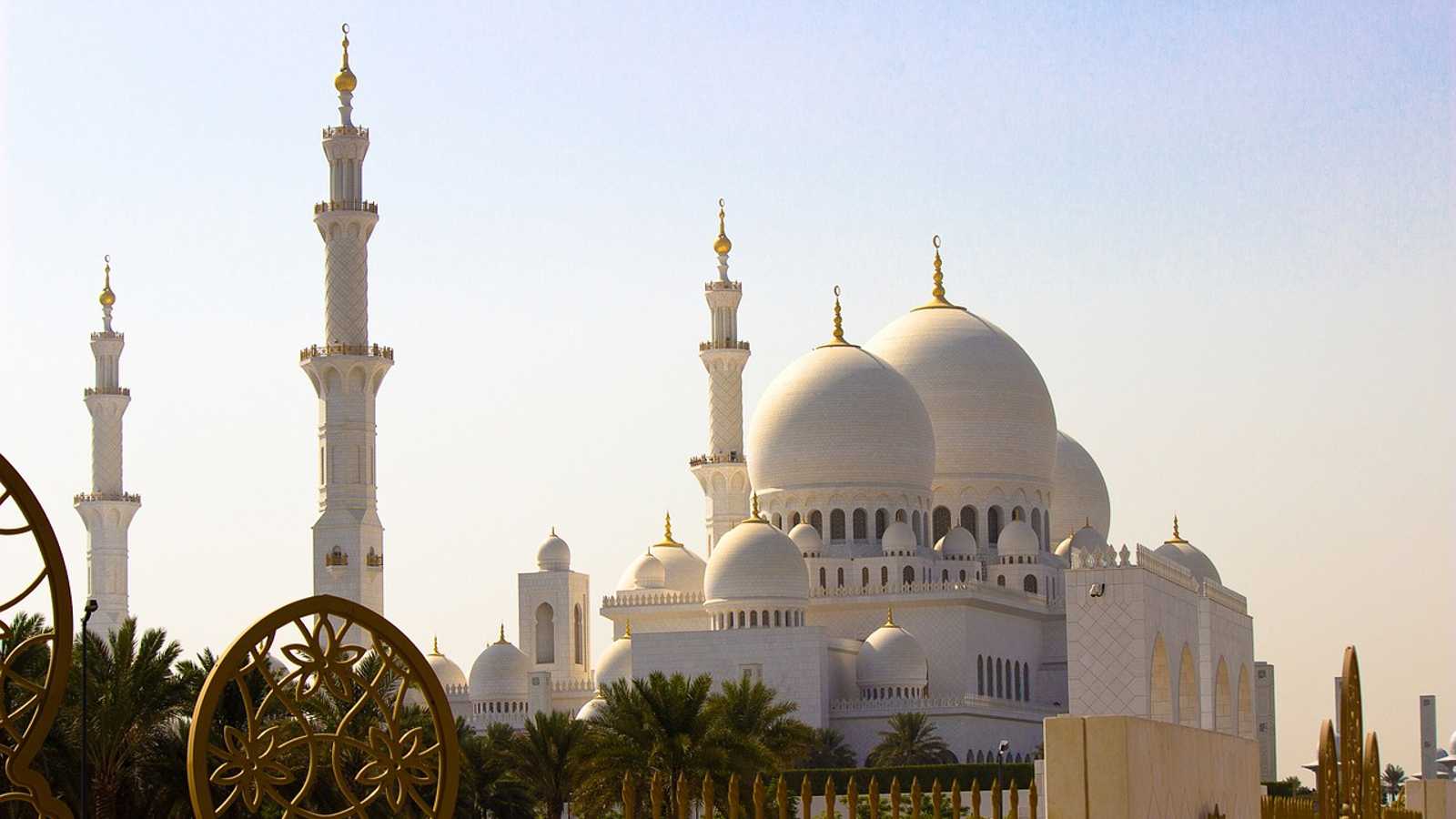 【阿布達比．Abu Dhabi】阿布達比自由行必去景點推薦☆謝赫扎耶德大清真寺+酋長皇宮+阿提哈德塔